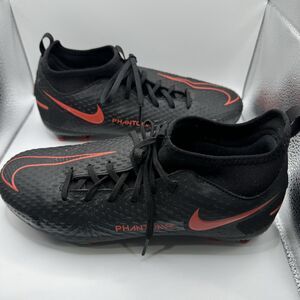 Nike phantom GX elite size 6 Youth. Preowned ,Great Condition